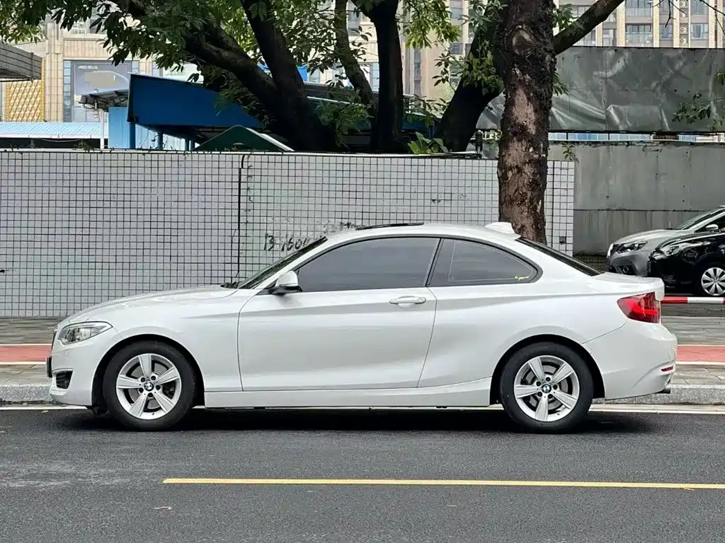 BMW 2 Series (Import) — миниатюра 4