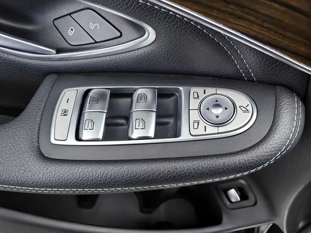 Mercedes-Benz GLC — миниатюра 9