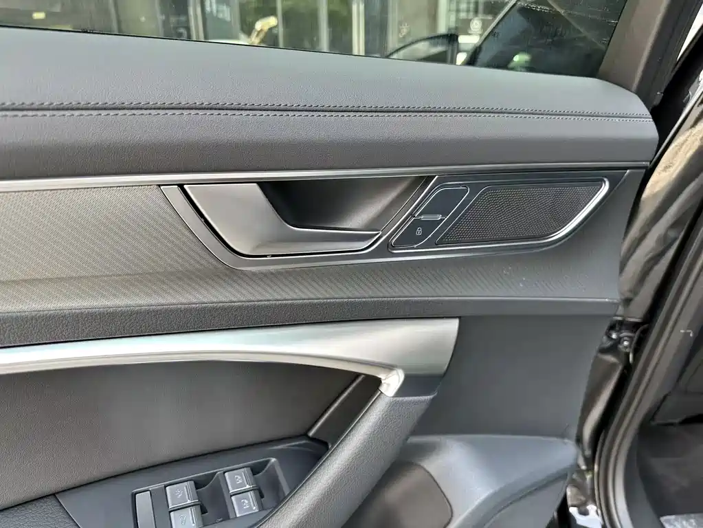 Audi A6L — миниатюра 18