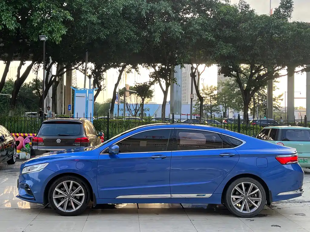 Geely Borui Hybrid — миниатюра 7