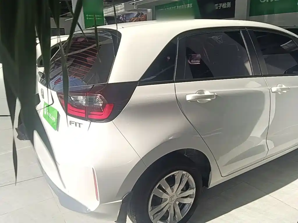 Honda Fit — миниатюра 7