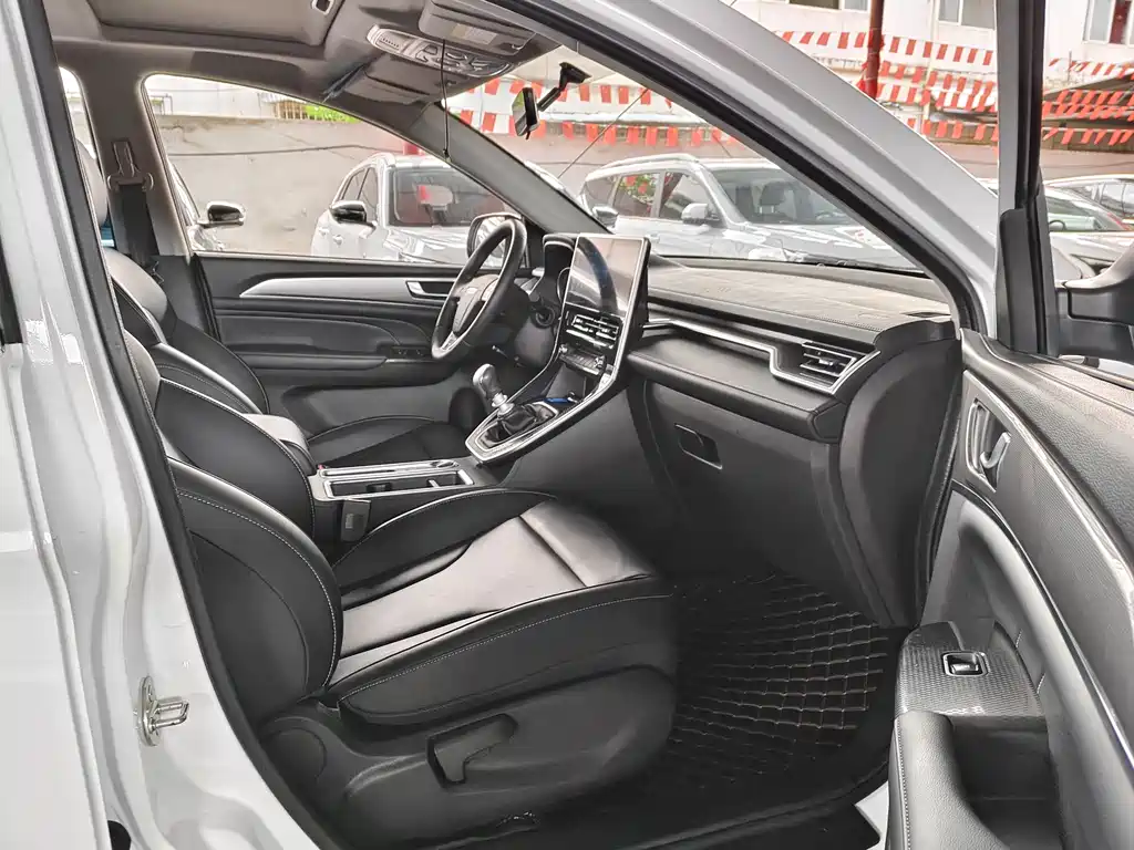 Haval M6 2023 PLUS 1.5T MT Luxury