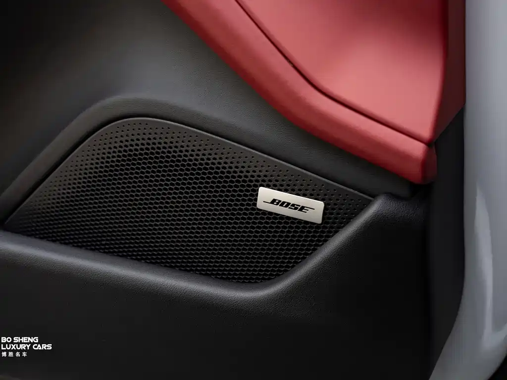 Porsche Taycan — миниатюра 16