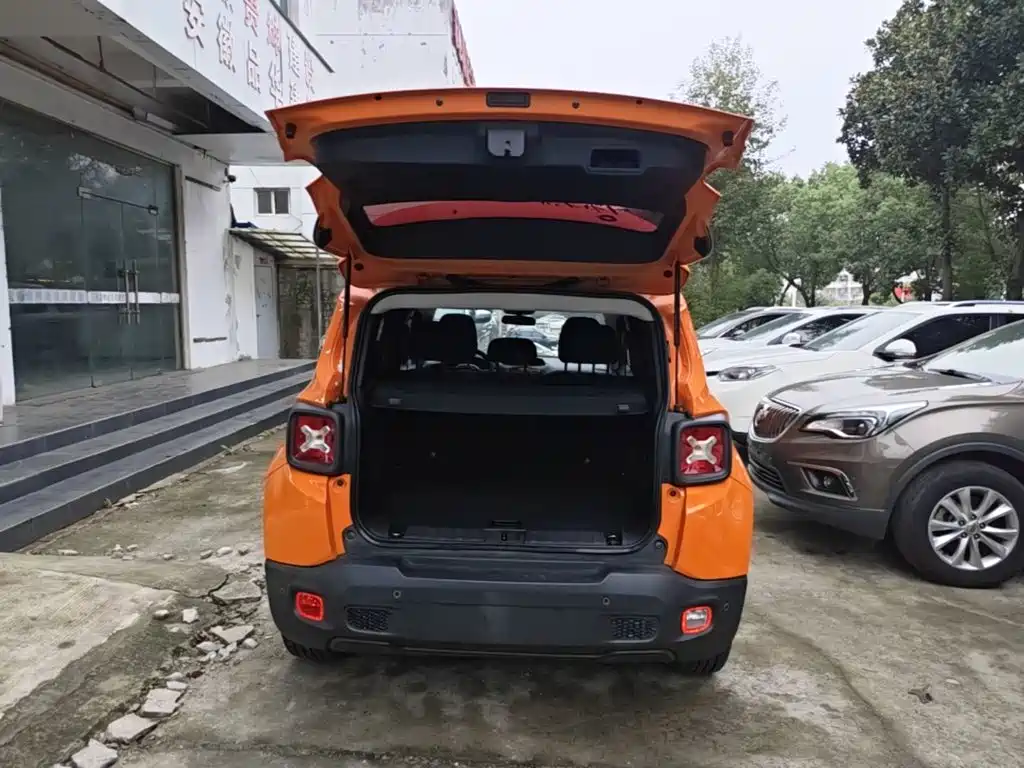 Jeep Renegade — миниатюра 19