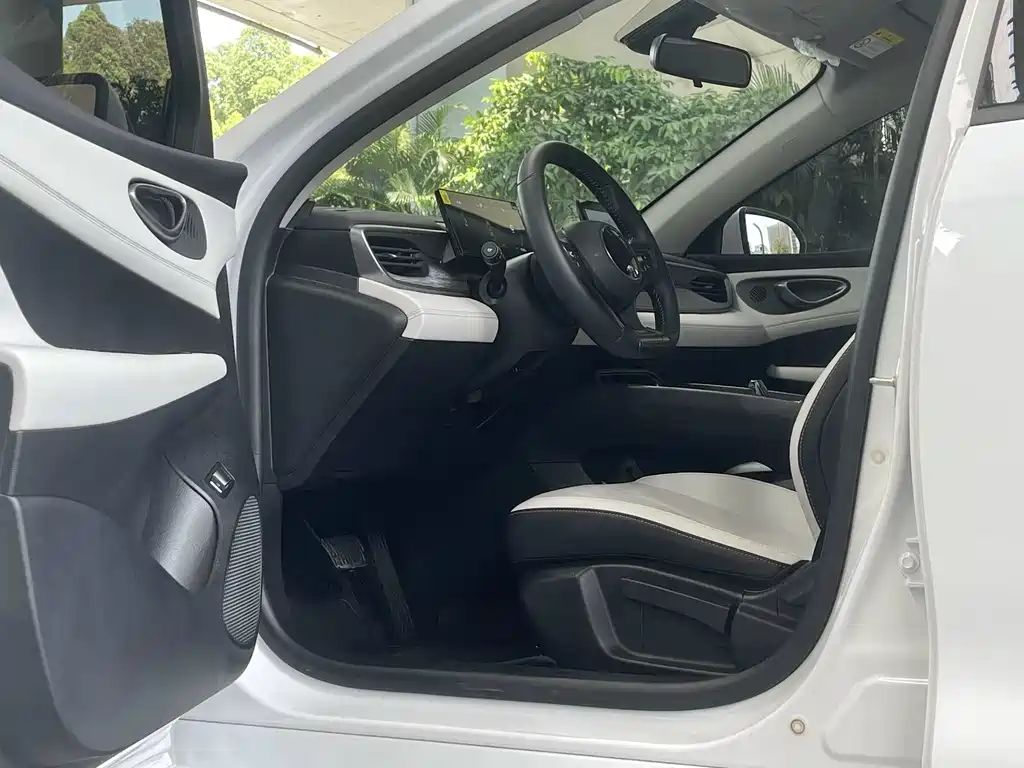 BYD Seal 05 DM-i — миниатюра 13