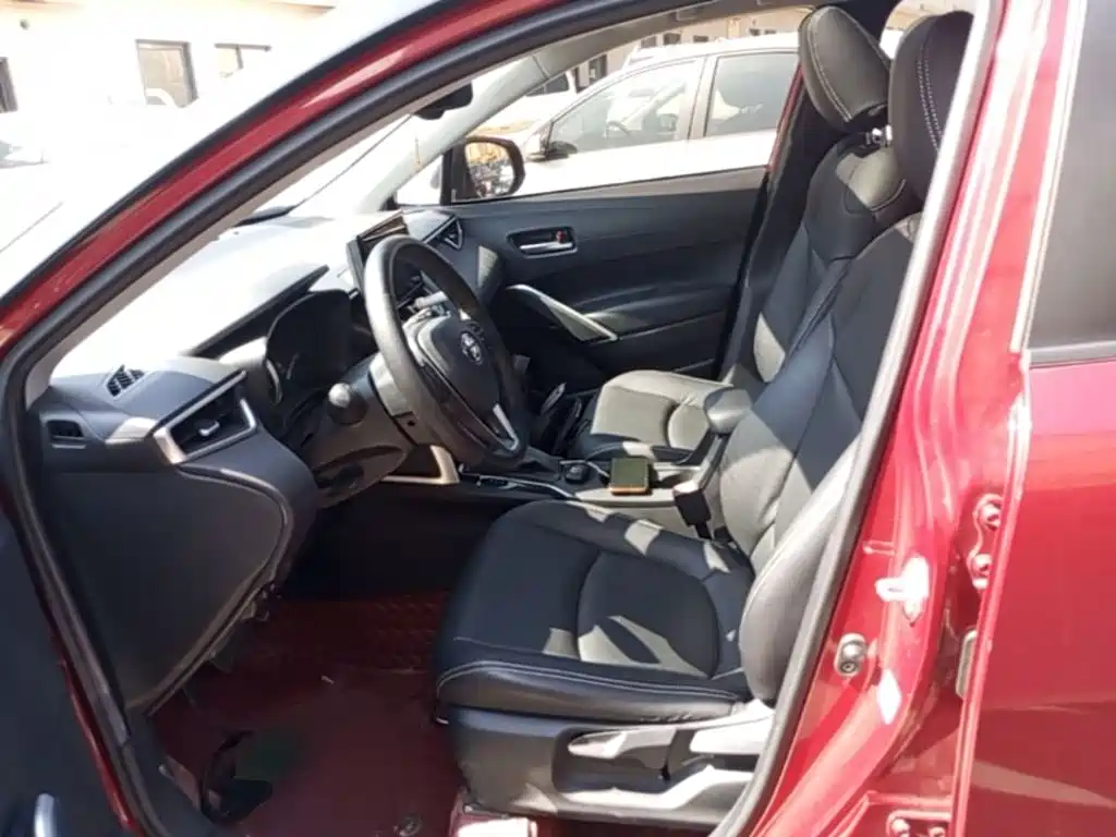 Toyota Corolla Cross — миниатюра 15