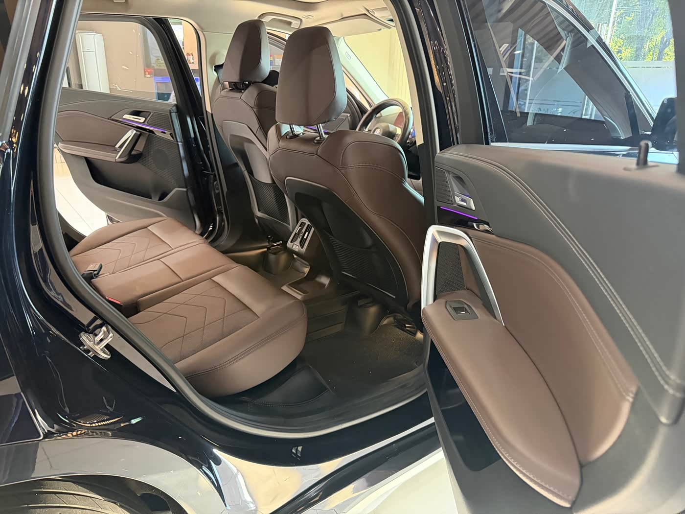 BMW X1 1.5 л 2023 г. Чёрный, пробег 49000 км