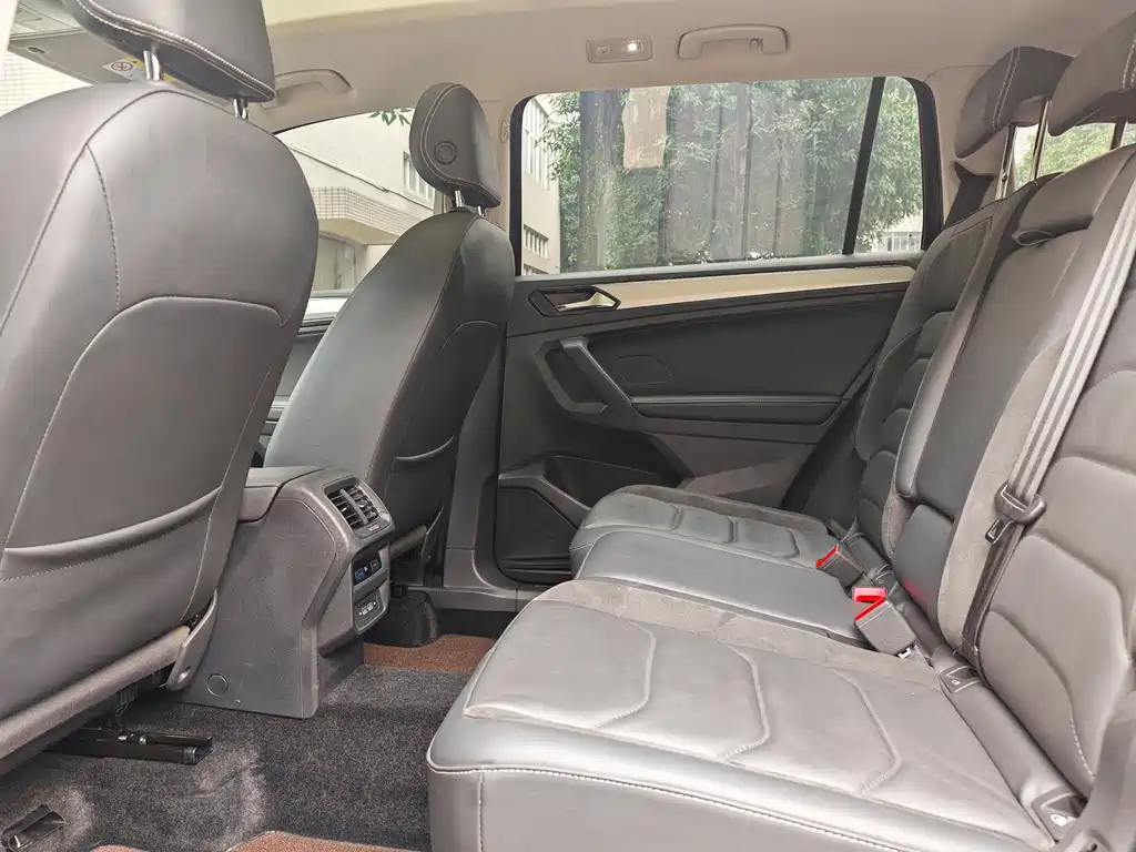 Volkswagen Tiguan L — миниатюра 7