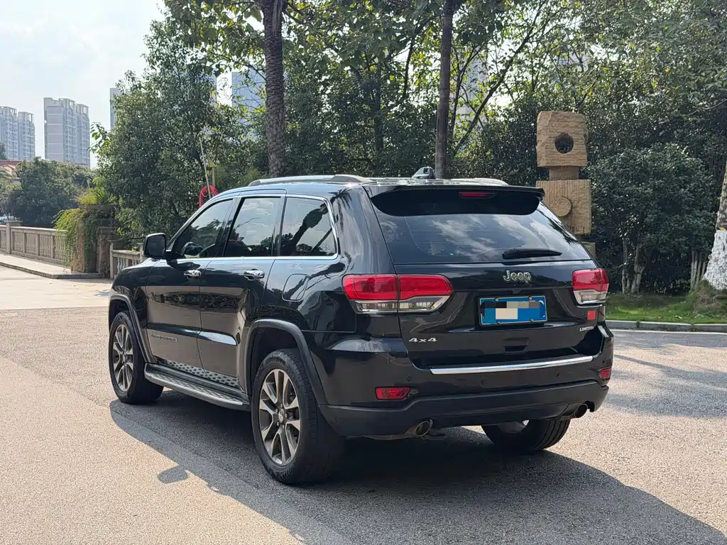 Jeep Grand Cherokee (Import) — миниатюра 5