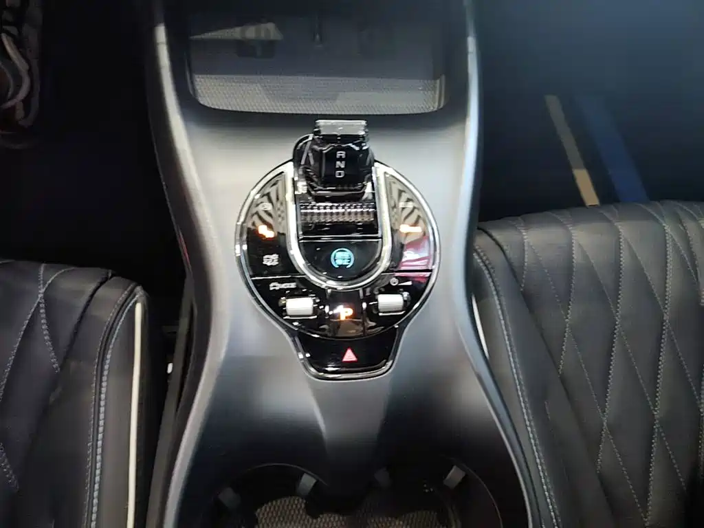 BYD Seal — миниатюра 14
