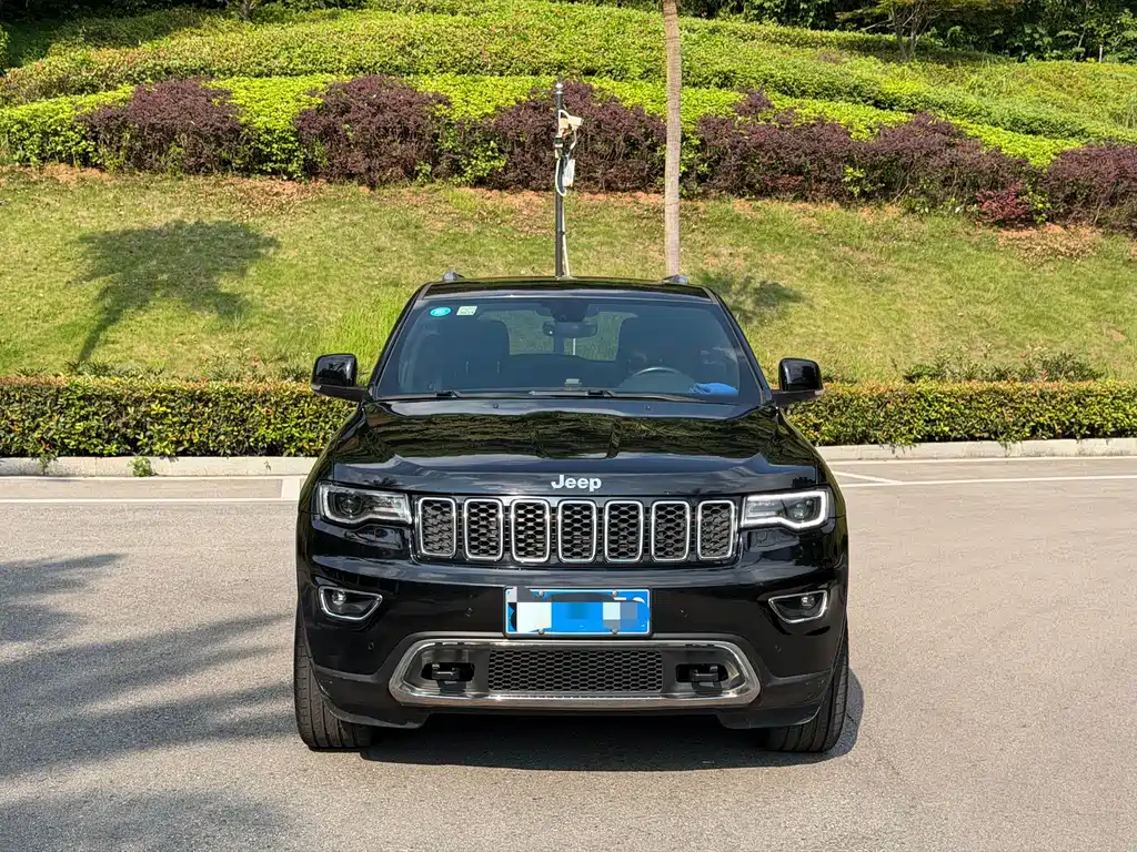Jeep Grand Cherokee (Import) — миниатюра 2