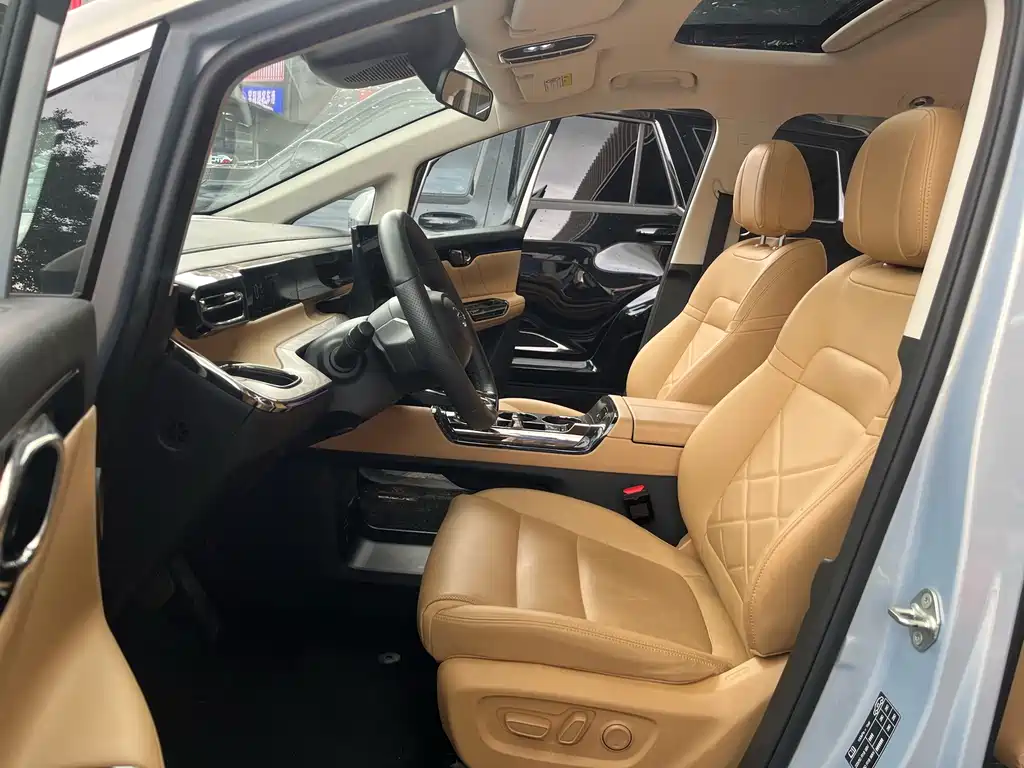 GAC Motor 传祺E8 PHEV — миниатюра 8