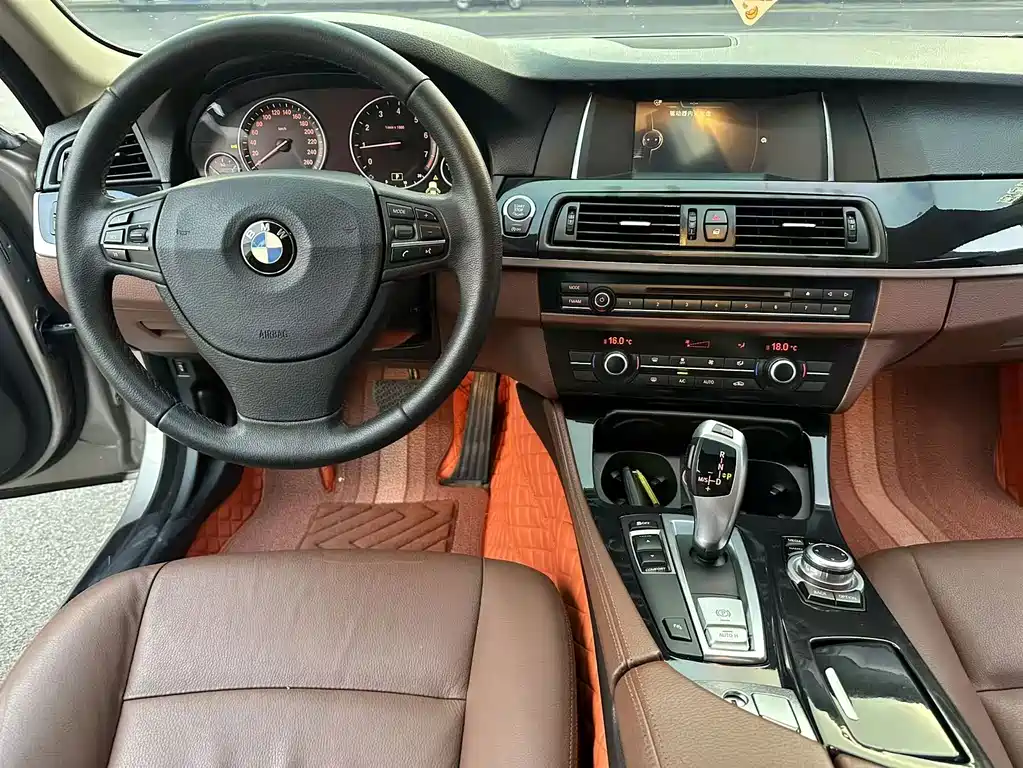BMW 5 Series (Import) — миниатюра 12