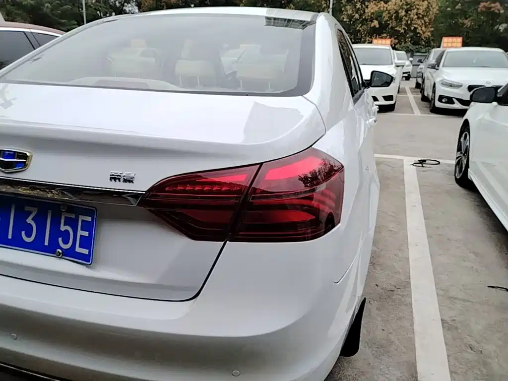 Geely Emgrand — миниатюра 8