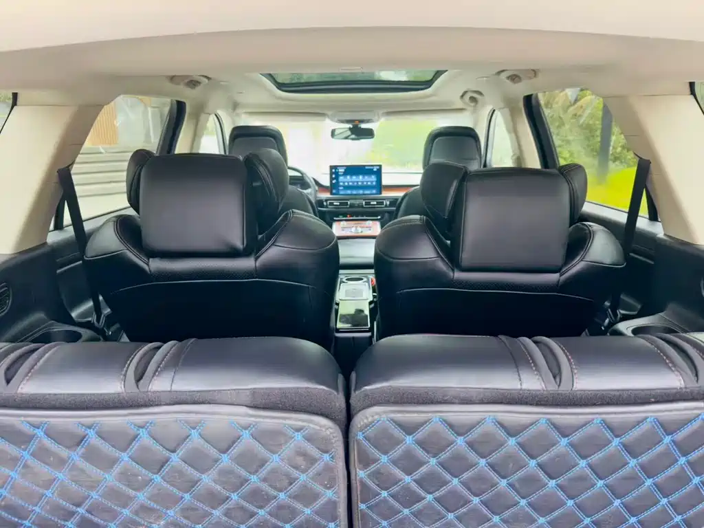 Lincoln Aviator — миниатюра 11