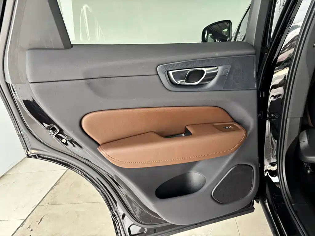 Volvo XC60 — миниатюра 22