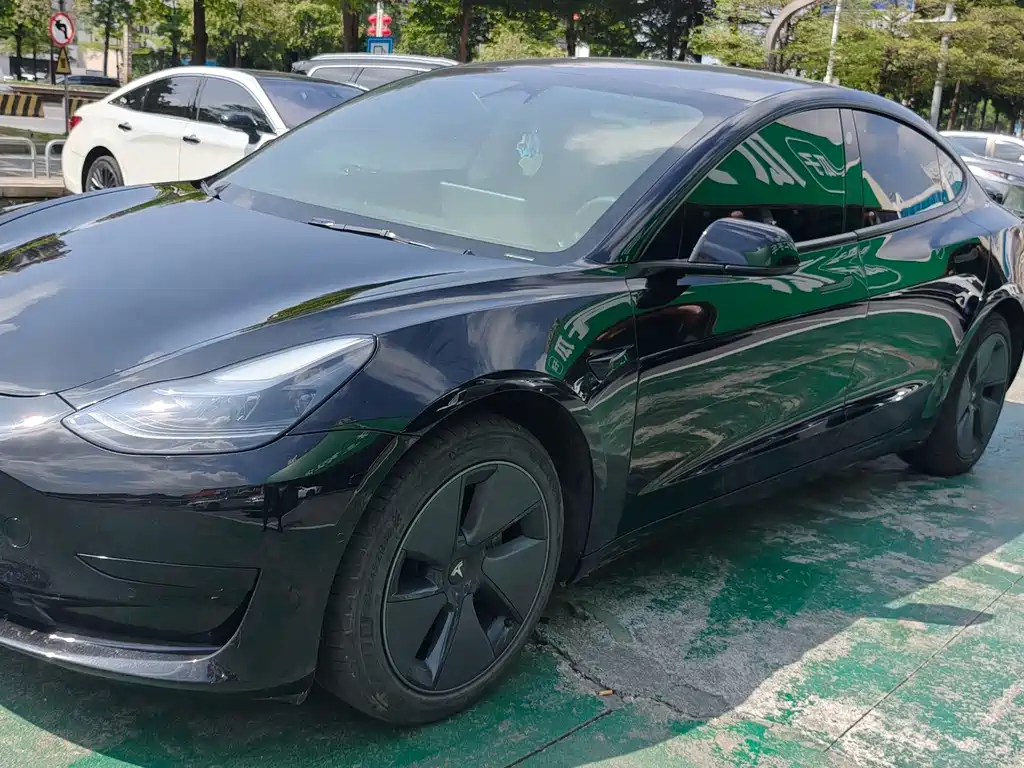 Tesla Model 3 — миниатюра 2