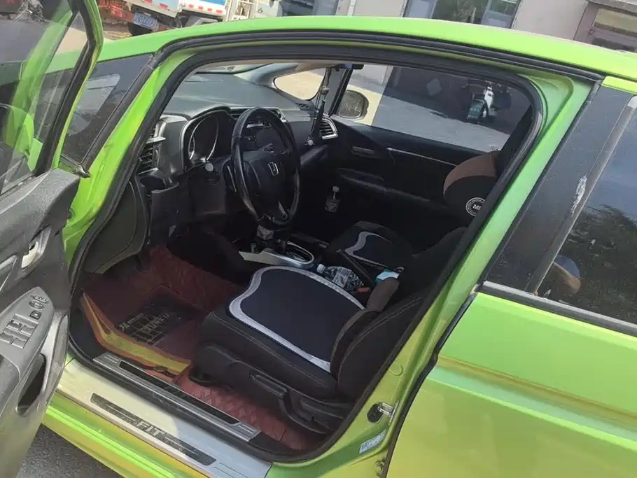 Honda Fit — миниатюра 9