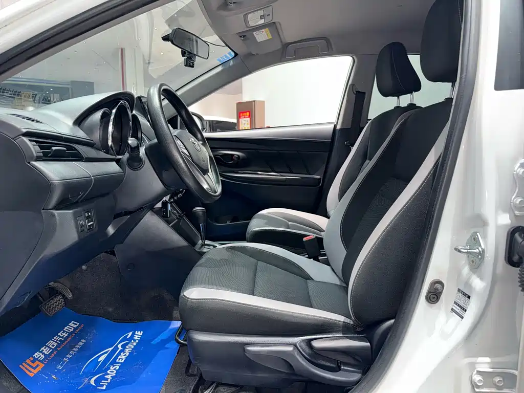 Toyota Yaris L — миниатюра 6