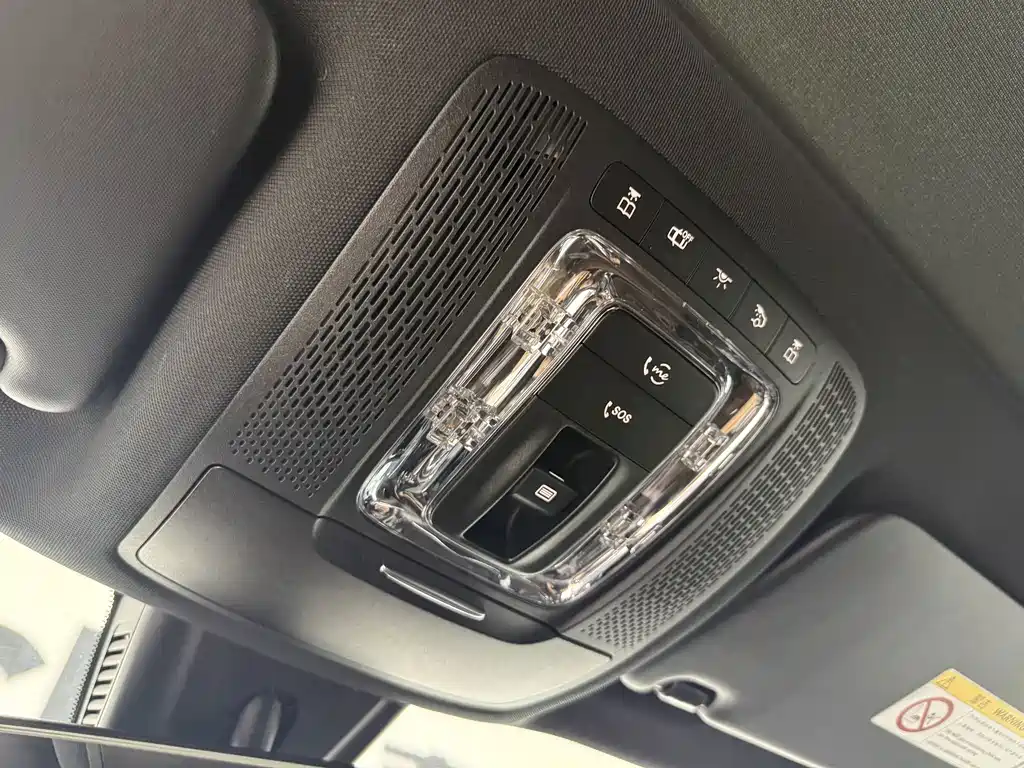 Mercedes-Benz GLB — миниатюра 12