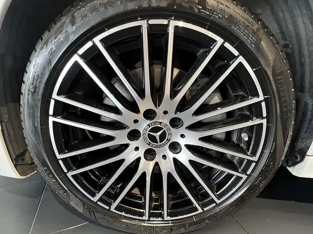 Mercedes-Benz C-Class — миниатюра 13