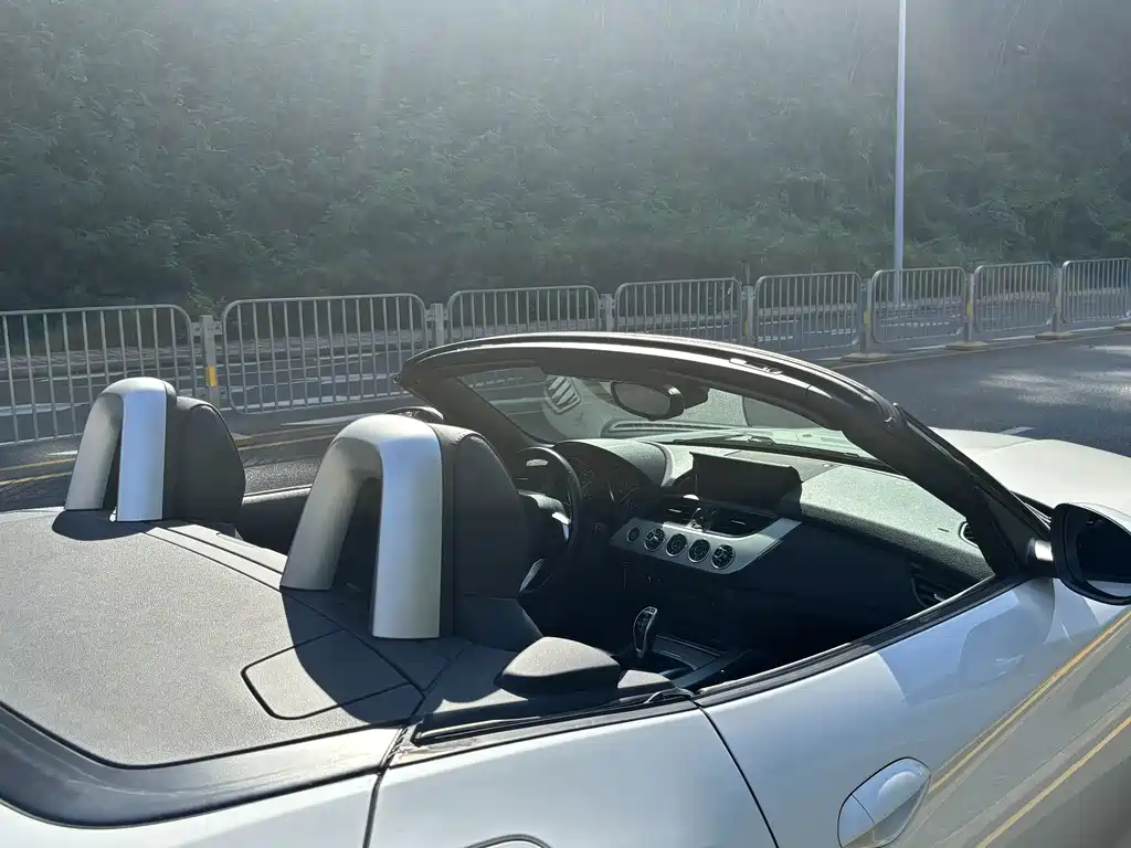 BMW Z4 — миниатюра 12