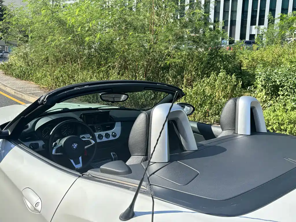 BMW Z4 — миниатюра 11
