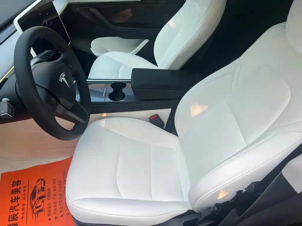 Tesla Model Y — миниатюра 9