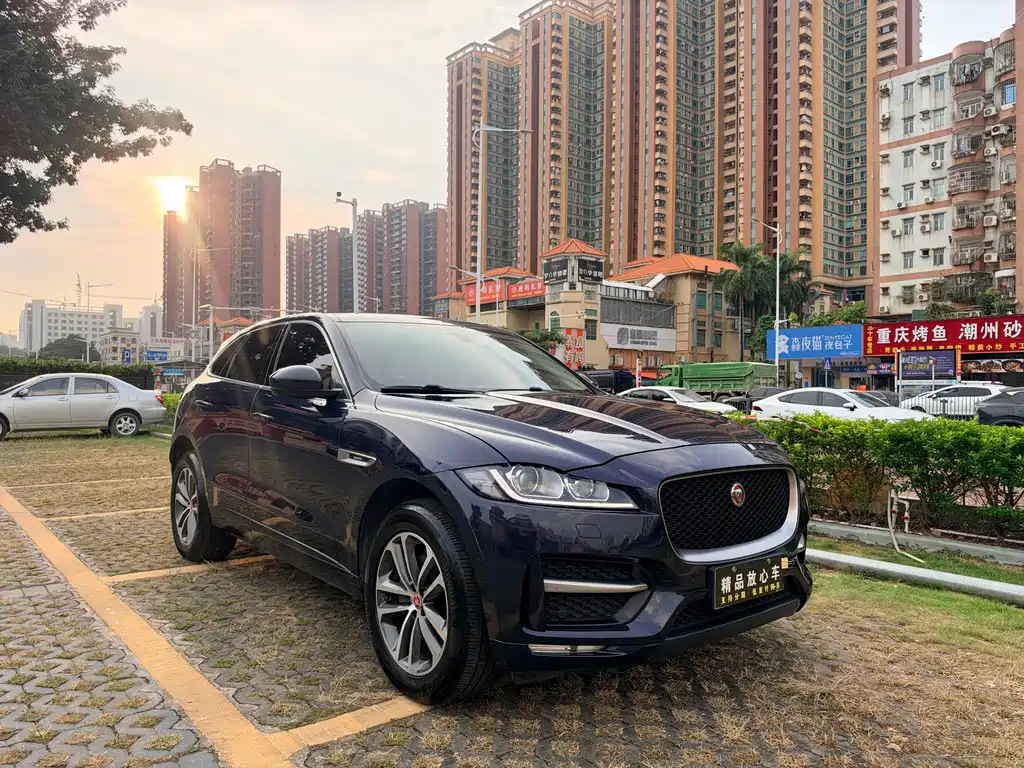 Jaguar F-PACE