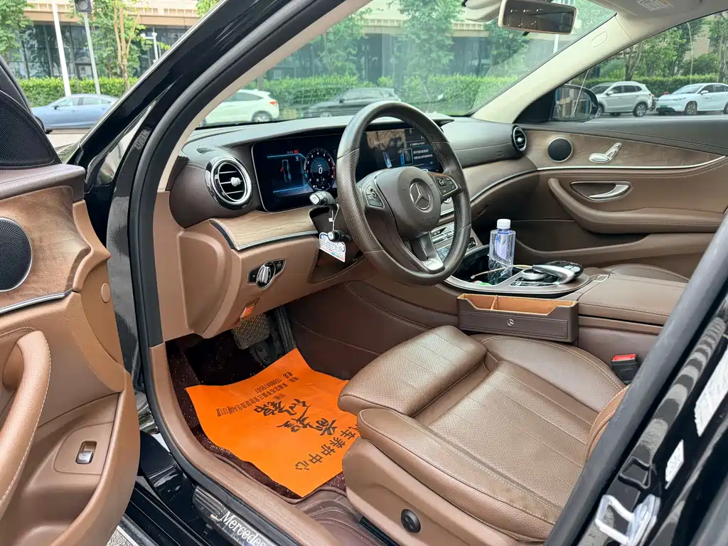 Mercedes-Benz E-Class — миниатюра 4