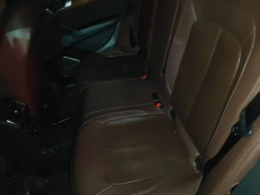Audi Q5L — миниатюра 15