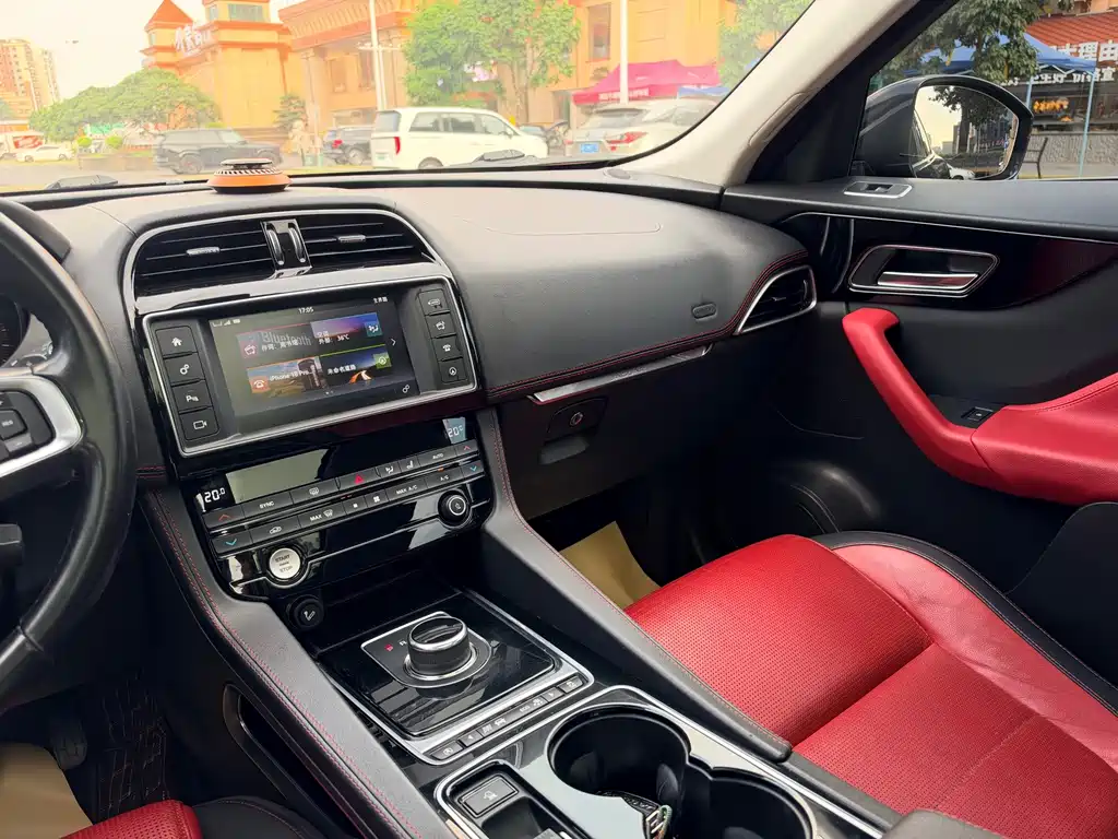 Jaguar F-PACE — миниатюра 16