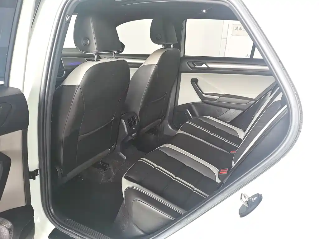 VOLKSWAGEN T ROC EXPLORING SONGS