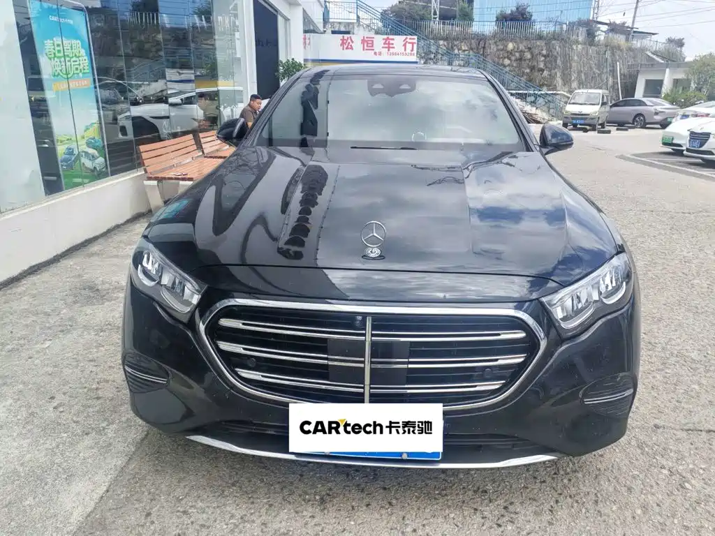 Mercedes-Benz E-Class — миниатюра 6