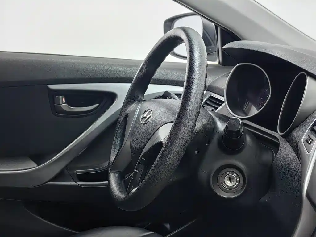 Hyundai Elantra Langdong — миниатюра 22