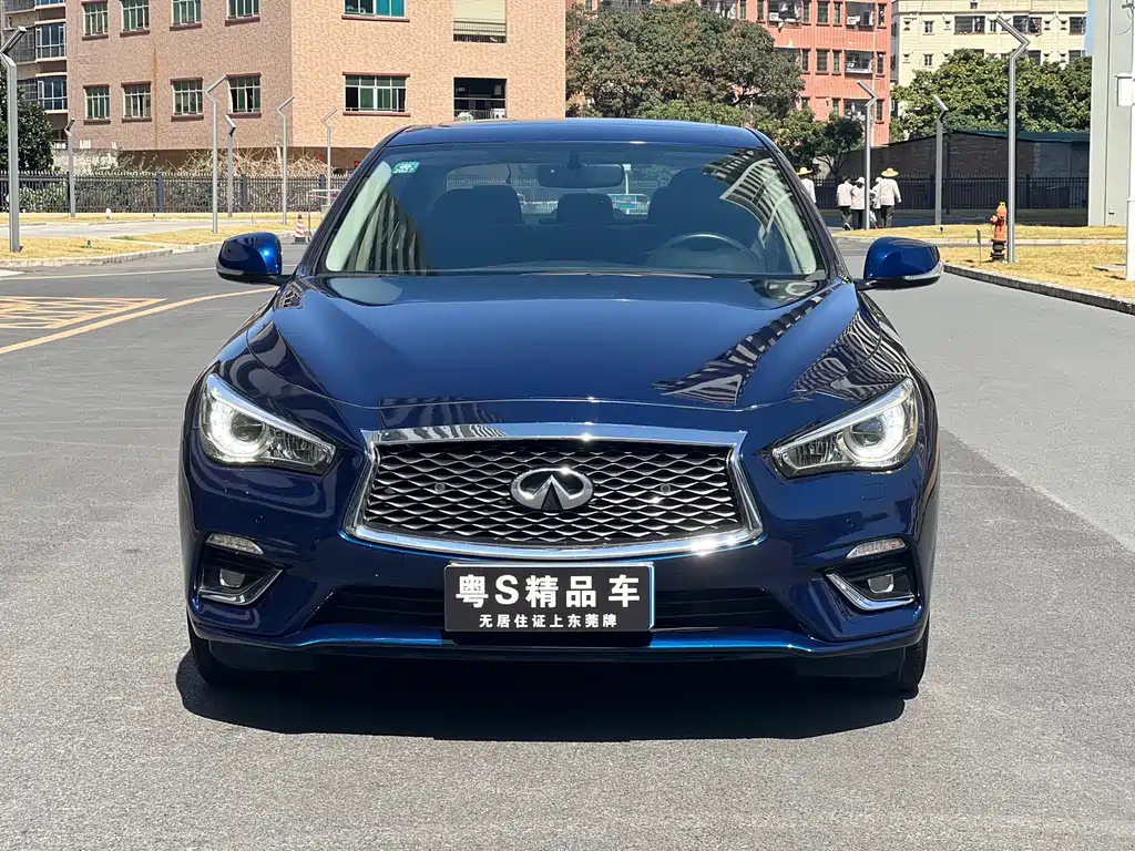 INFINITI Q50L