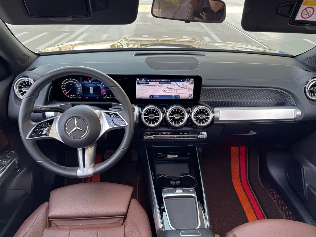 Mercedes-Benz GLB — миниатюра 16