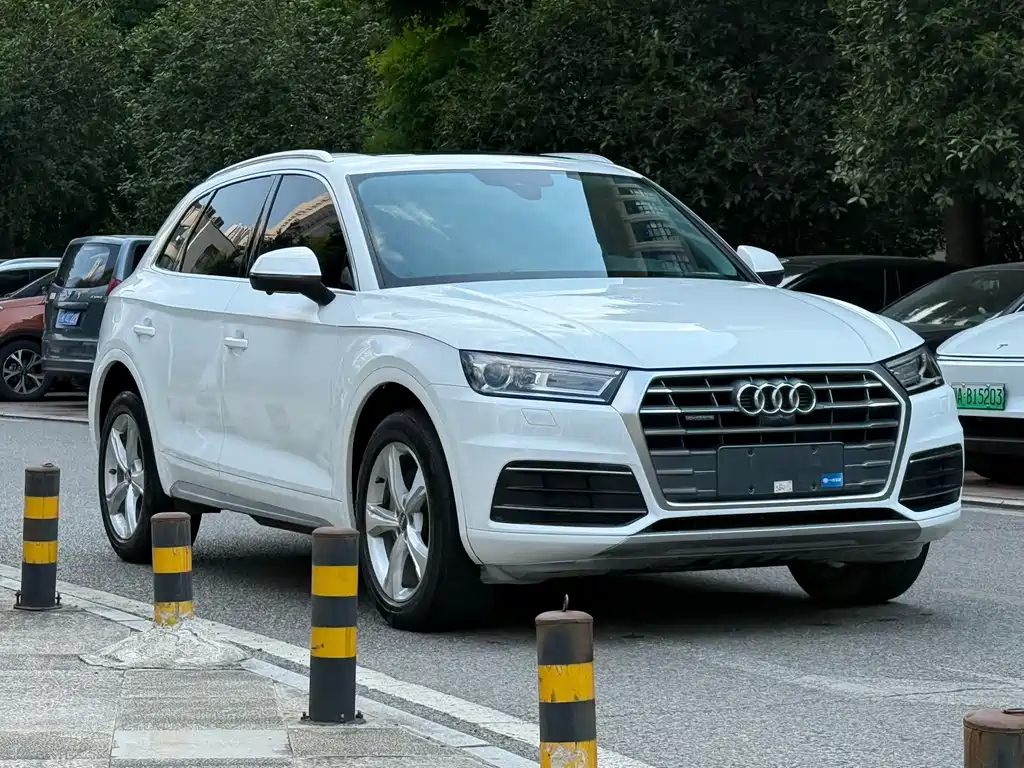 Audi Q5L — миниатюра 2