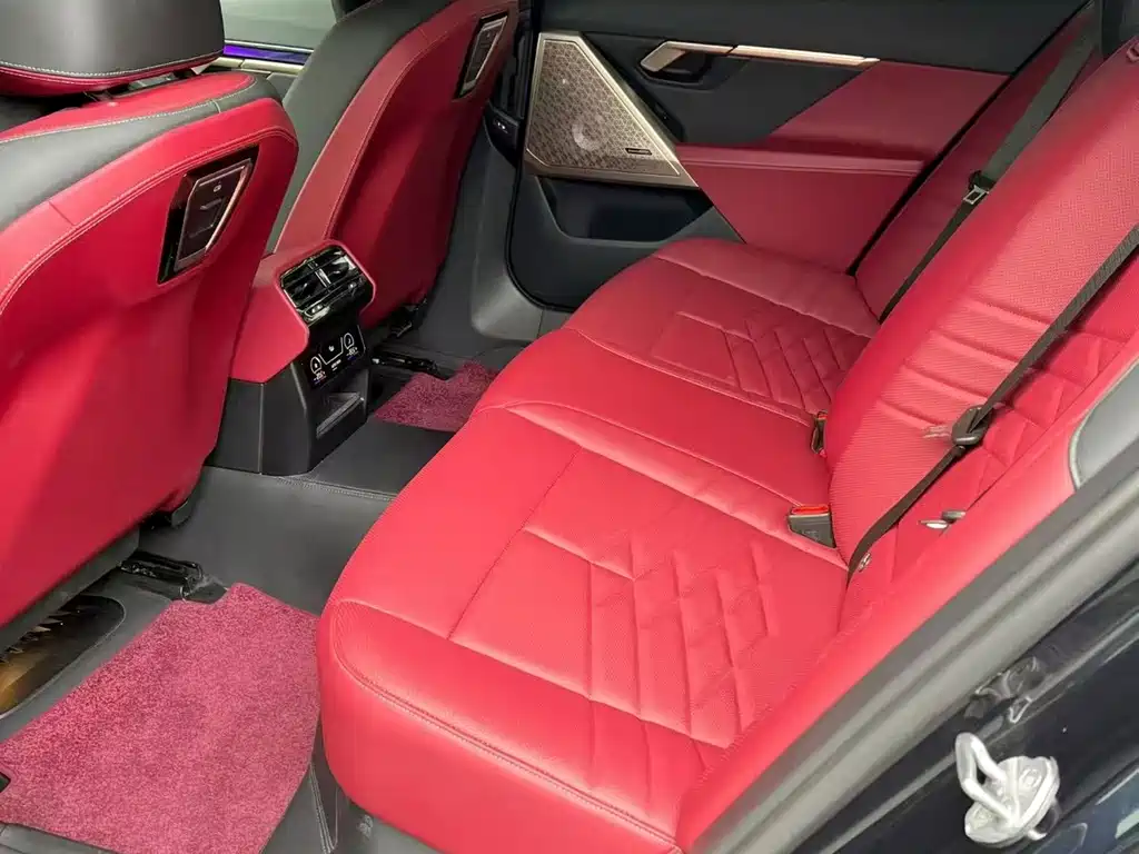 BMW 5 Series — миниатюра 5