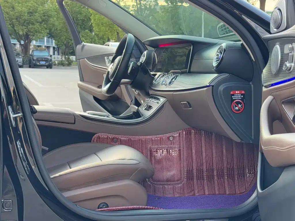 Mercedes-Benz E-Class — миниатюра 19