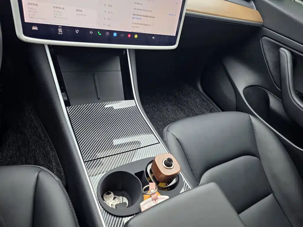 Tesla Model 3 — миниатюра 11