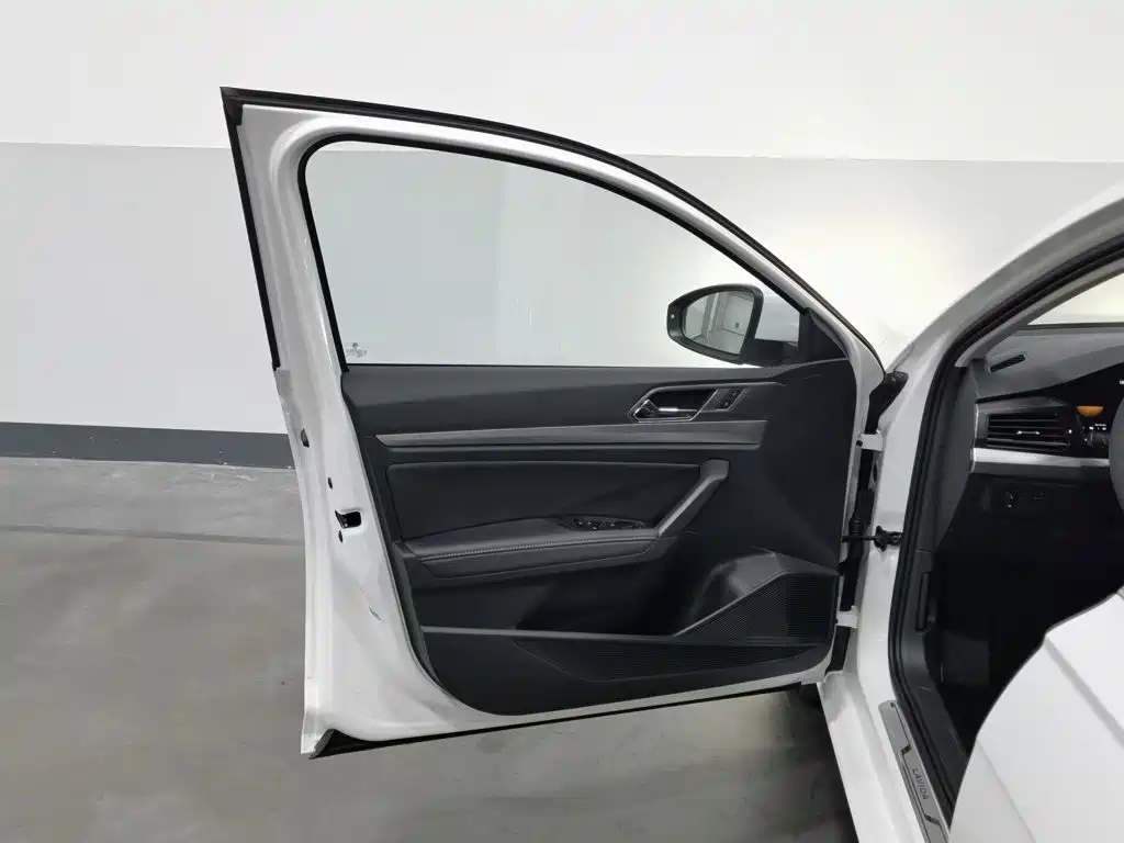 Volkswagen Lavida — миниатюра 8