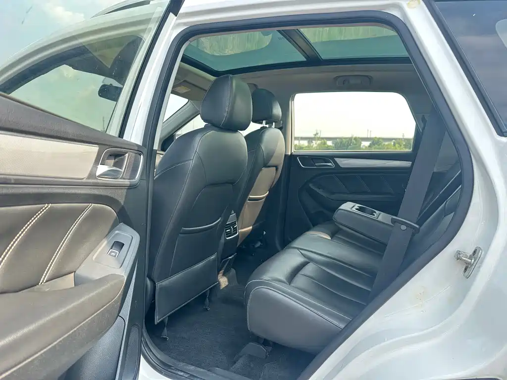 Roewe RX5 — миниатюра 10