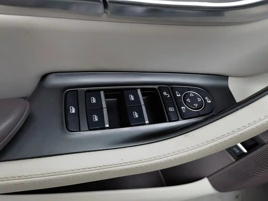 BYD PLUS New Energy — миниатюра 9