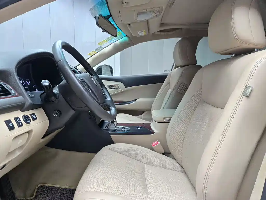 Toyota Crown 2010 3.0L Royal Saloon Premium