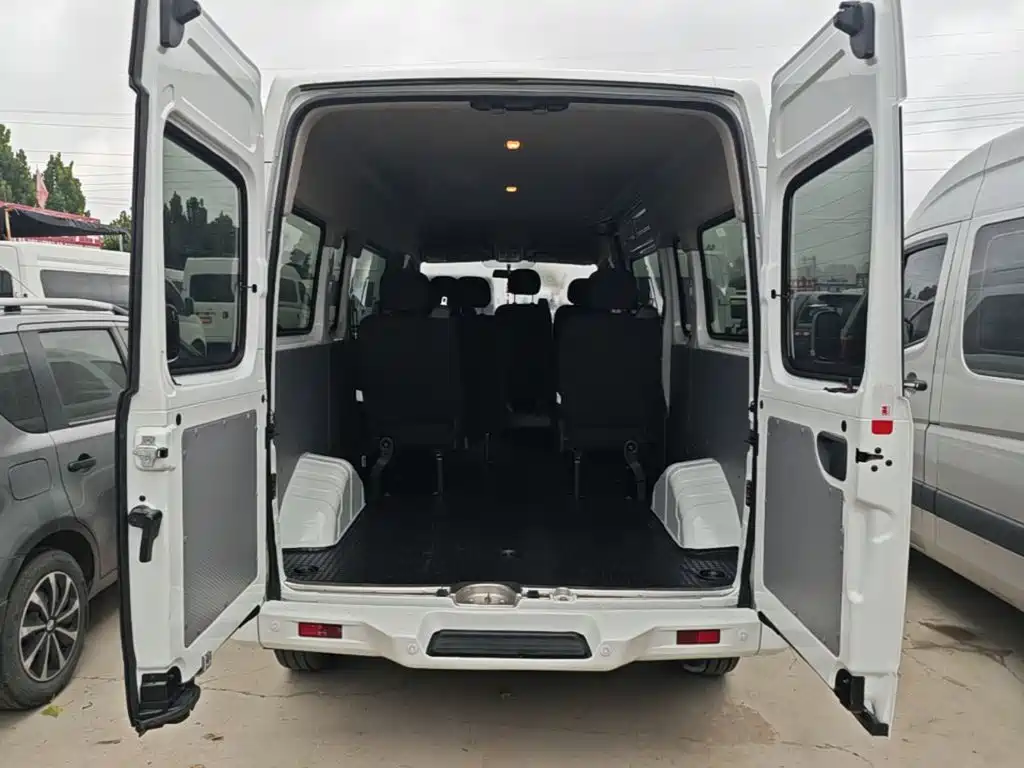 MAXUS V80 — миниатюра 19