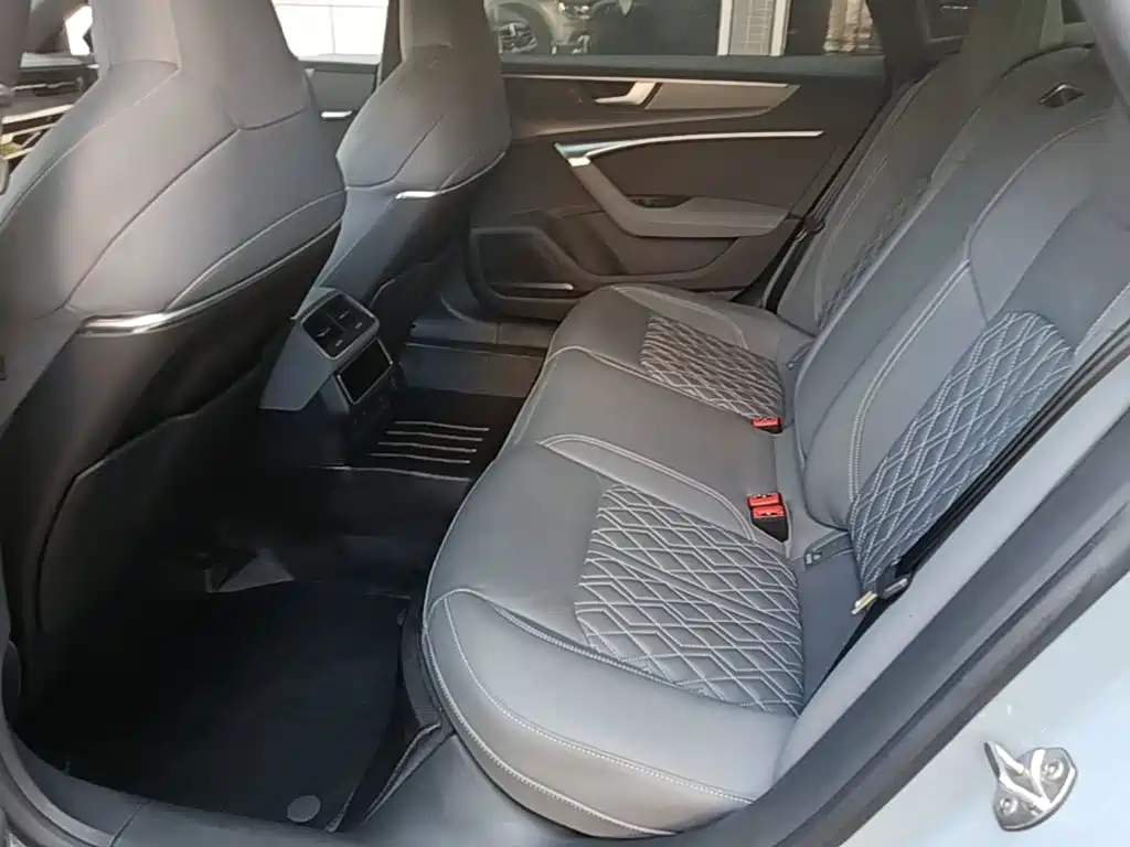 Audi A7L — миниатюра 17