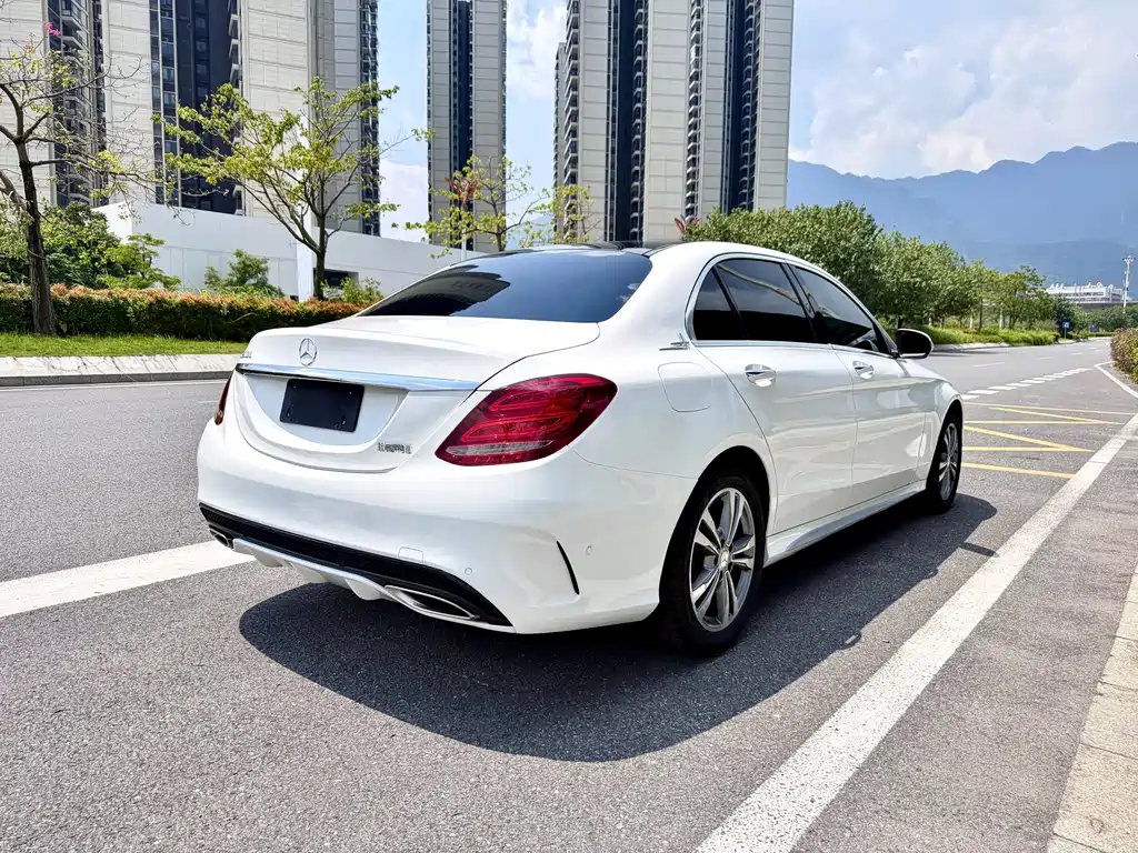 Mercedes-Benz C-Class — миниатюра 5