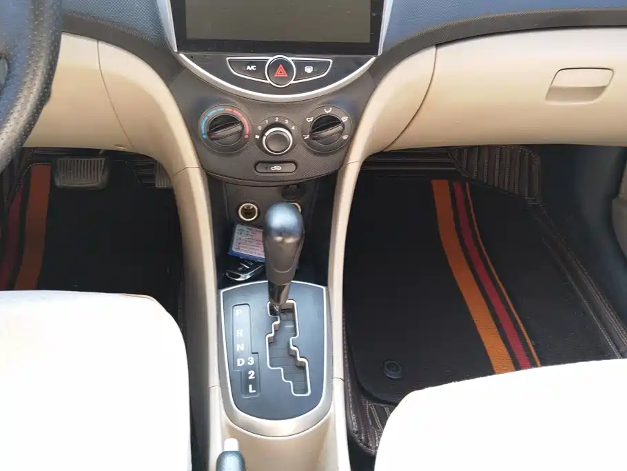 Hyundai Verna — миниатюра 16