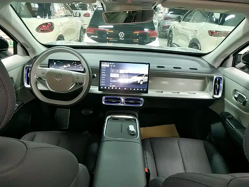 Leapmotor Leapmotor B10 — миниатюра 10